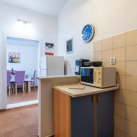 1 Bedroom Amazing Apartment In Pula *