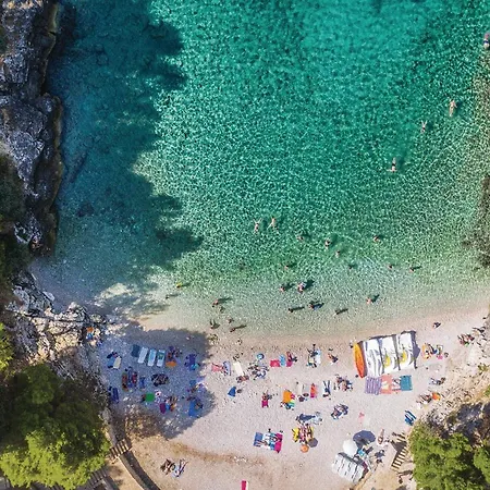 Stunning In With Wifi Apartment Pula