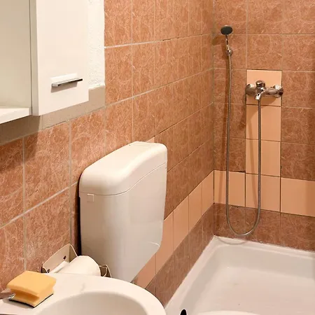 1 Bedroom Amazing In Appartement *
