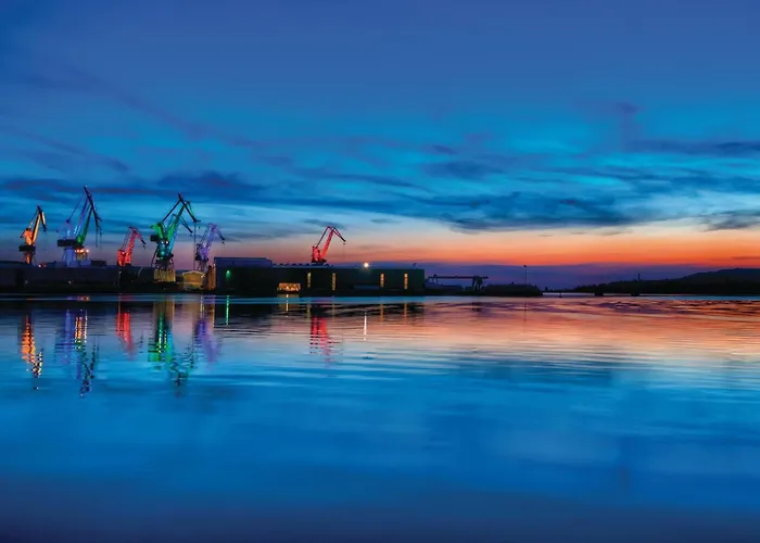 Stunning In With Wifi 풀라