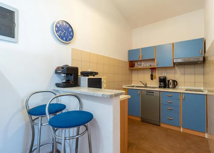 Stunning In With Wifi 풀라